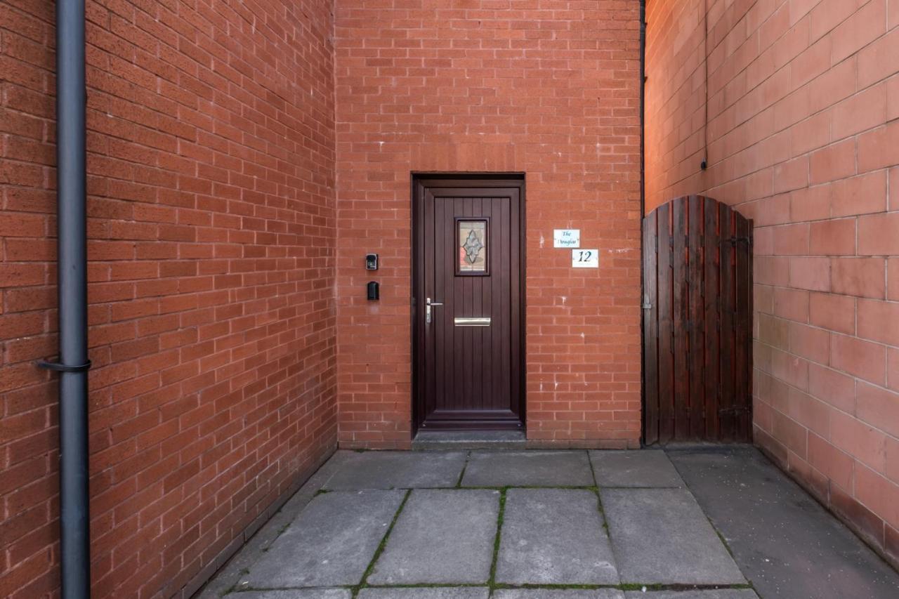 The Douglas - Spacious 2 Bed Apartment In Uddingston Luaran gambar