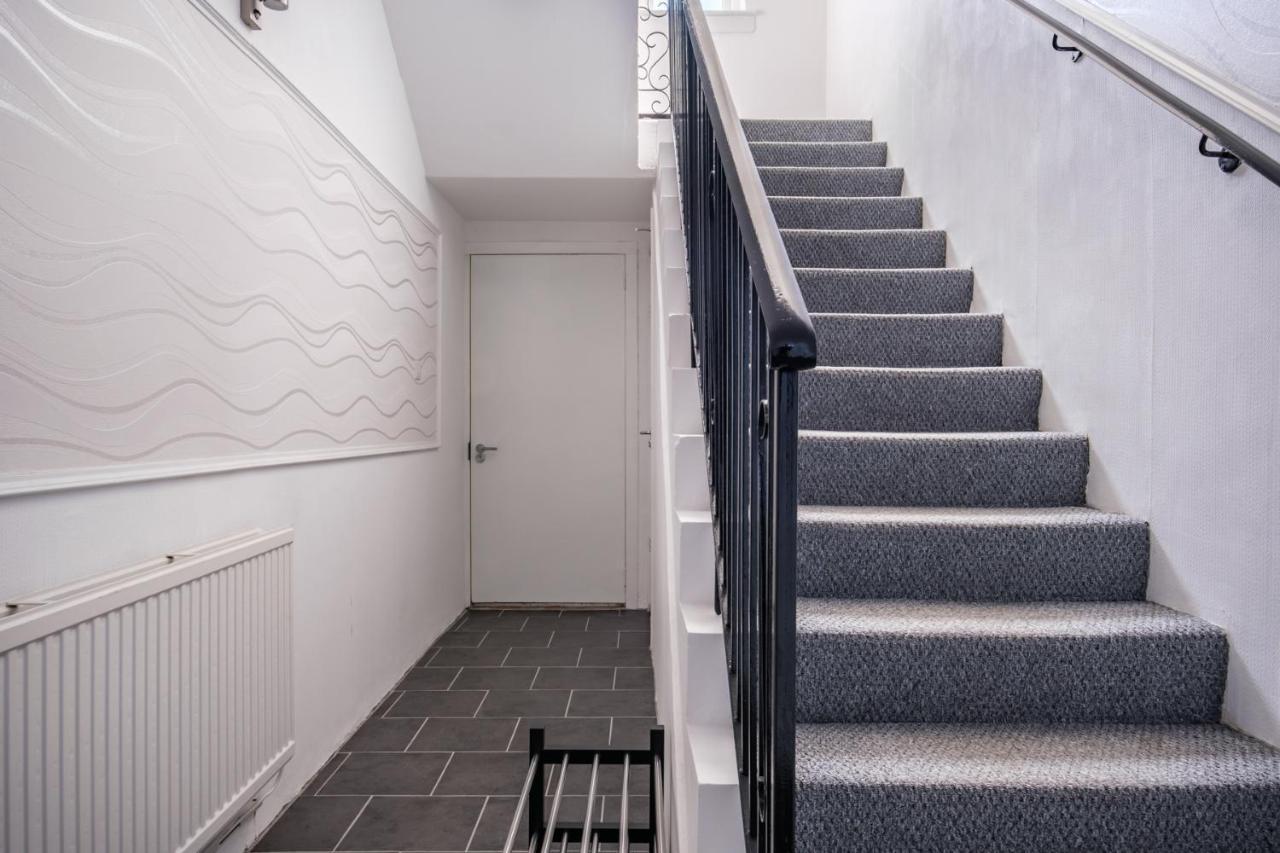 The Douglas - Spacious 2 Bed Apartment In Uddingston Luaran gambar