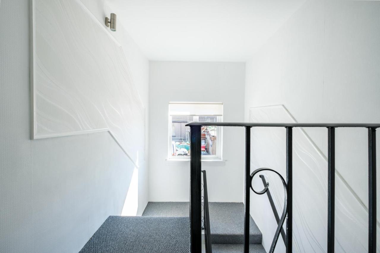 The Douglas - Spacious 2 Bed Apartment In Uddingston Luaran gambar