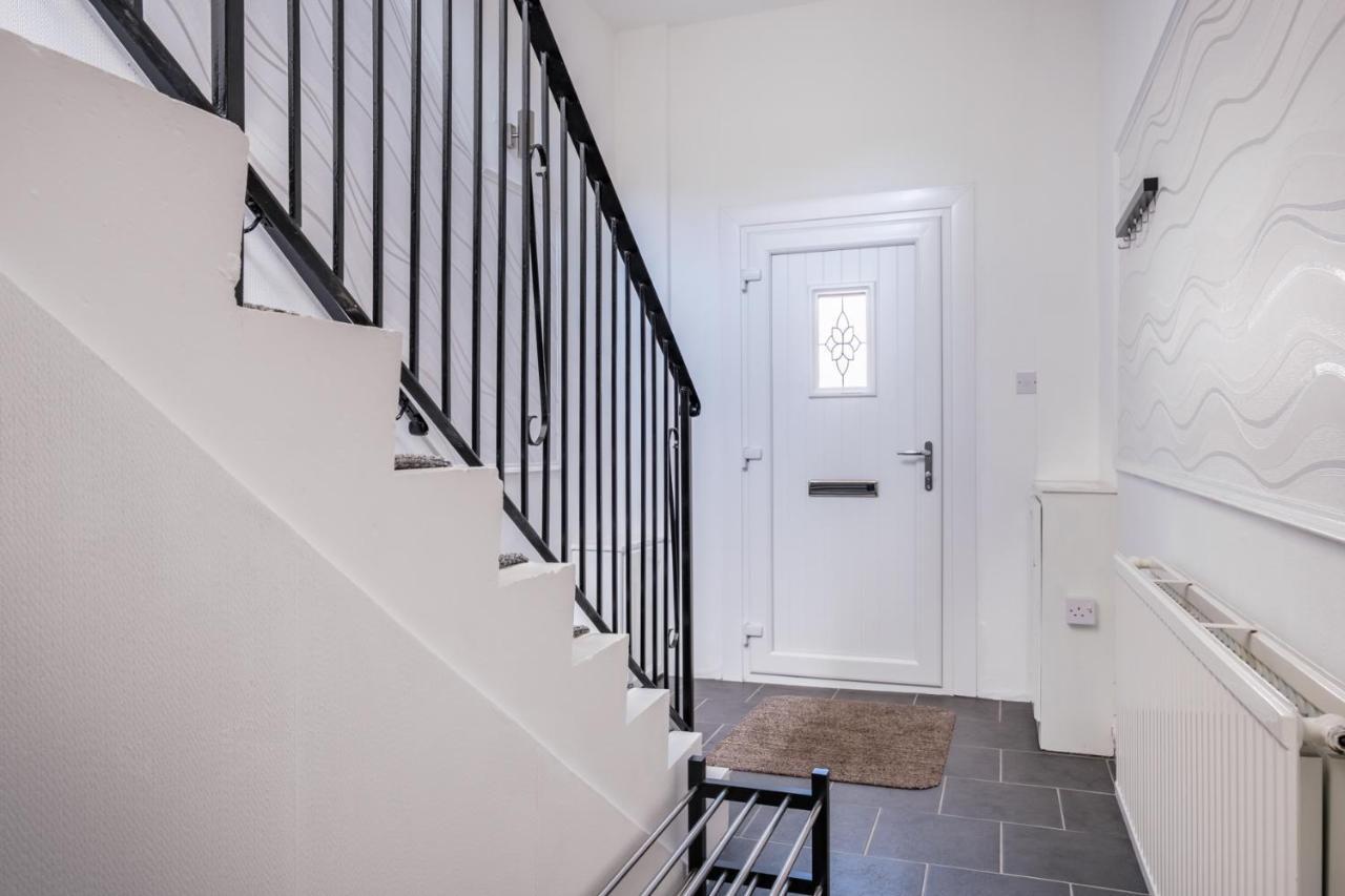 The Douglas - Spacious 2 Bed Apartment In Uddingston Luaran gambar